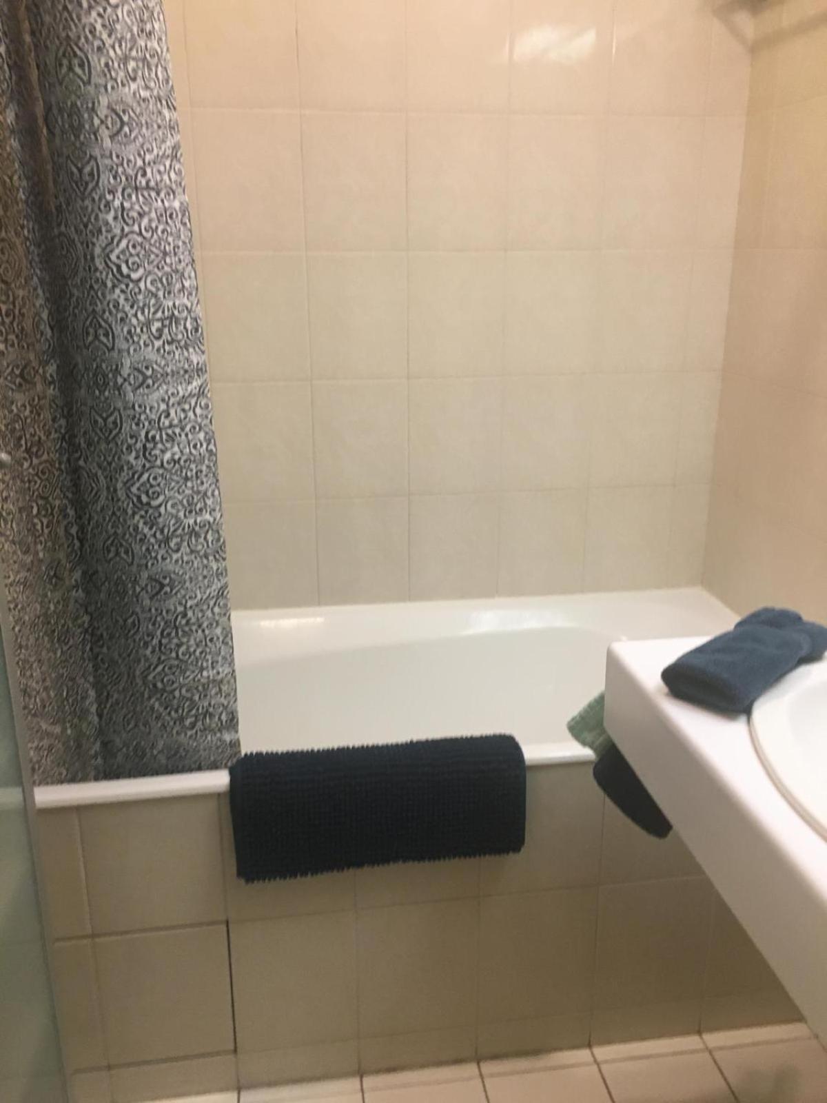 Double Room With Balcony Париж Экстерьер фото