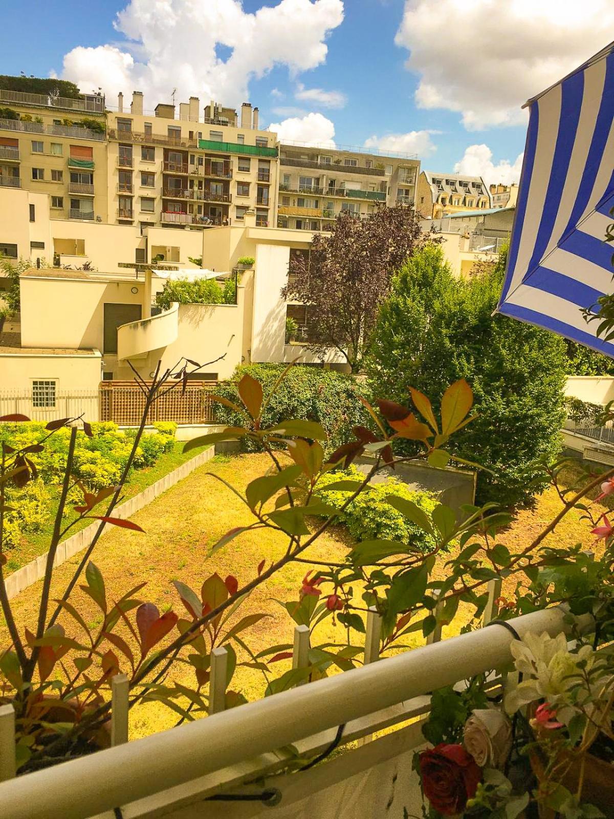 Double Room With Balcony Париж Экстерьер фото