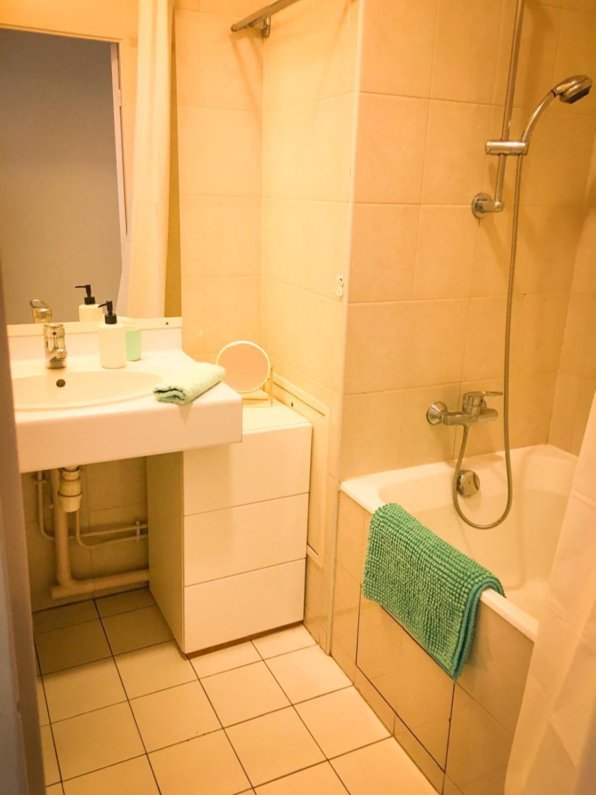 Double Room With Balcony Париж Экстерьер фото